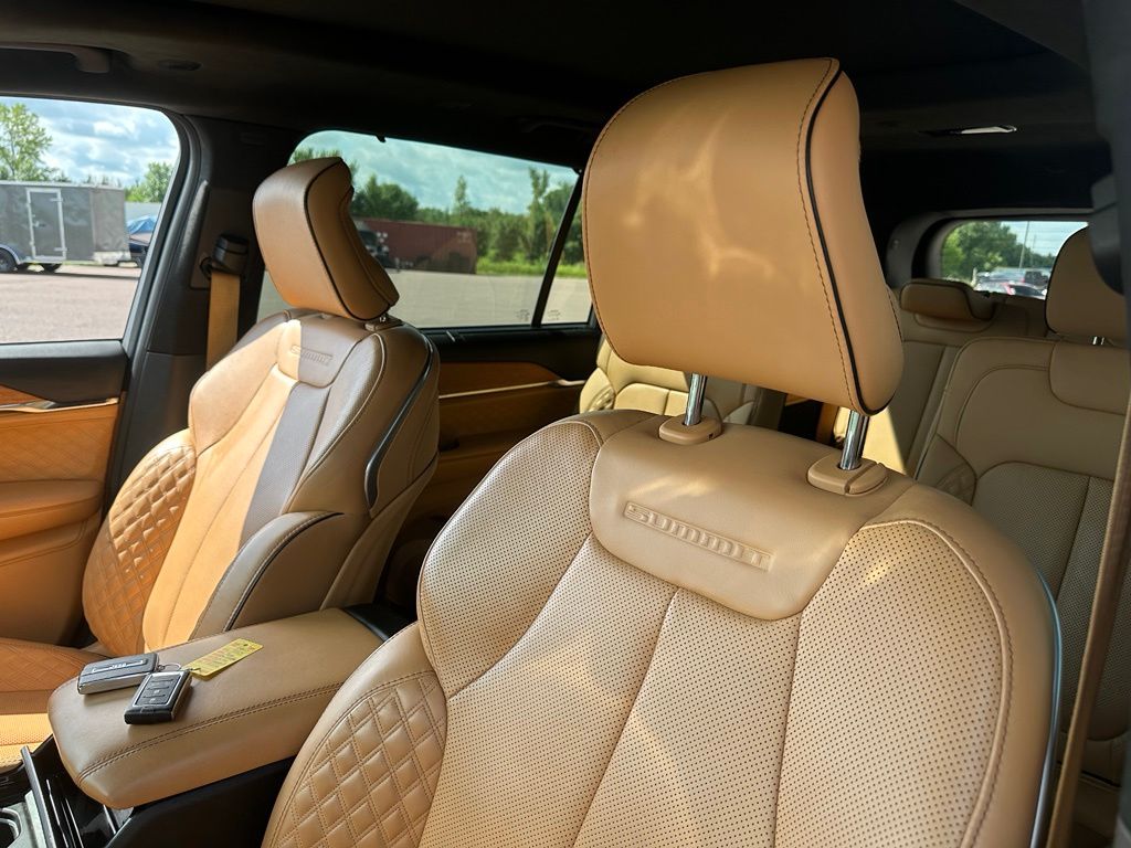 jeep grand cherokee l 2023 1C4RJKET7P8110106 image jeep grand cherokee l 2023 1C4RJKET7P8110106 image